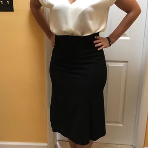 Black fitted wool skirt